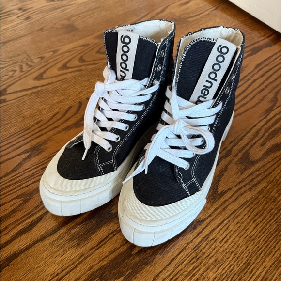 Good News Black High-Top Sneakers size 10 - Picture 1 of 5
